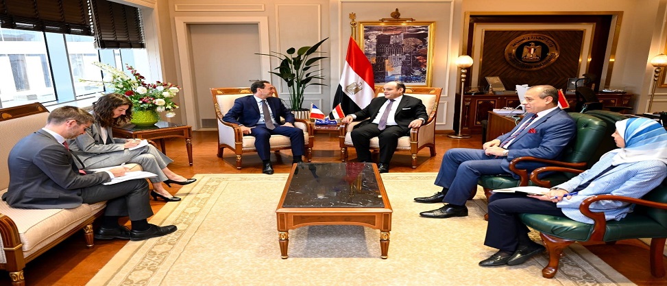 وزير التجارة يبحث أوجه التعاون الاقتصادي المشترك بين القاهرة وباريس